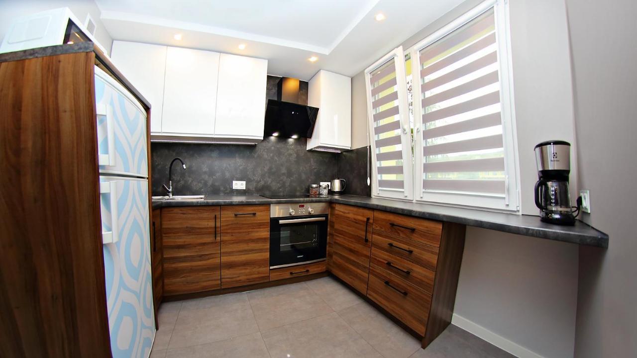 Apartament Sloneczniki Zabobrze Apartment Jelenia Gora Luaran gambar